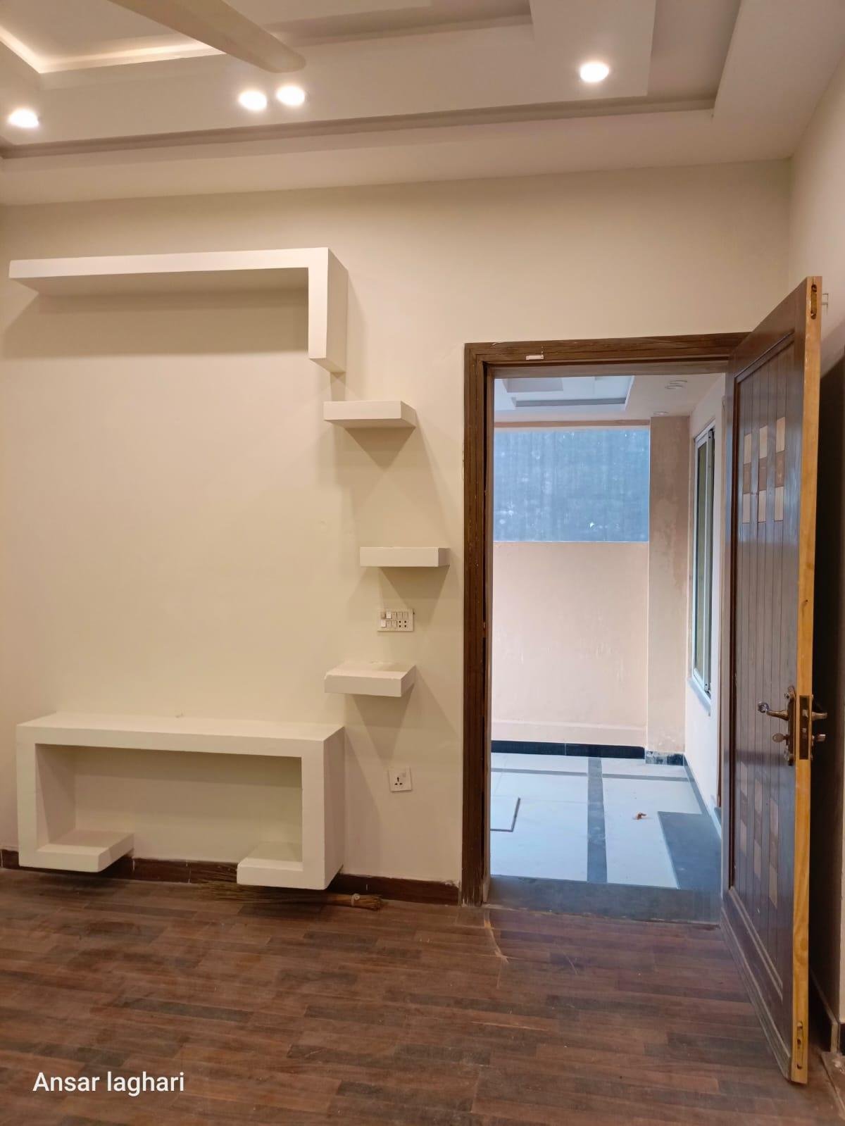 5 Marla House for Sale – 4 Bed Used House with Parking in Gated Community