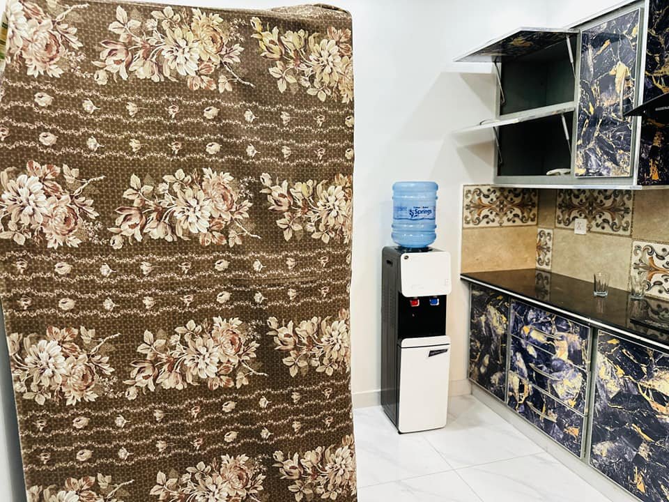 Best ROI Studio Apartment Available For Sale In Bahria Town, Lahore | Madina Mall And Residency