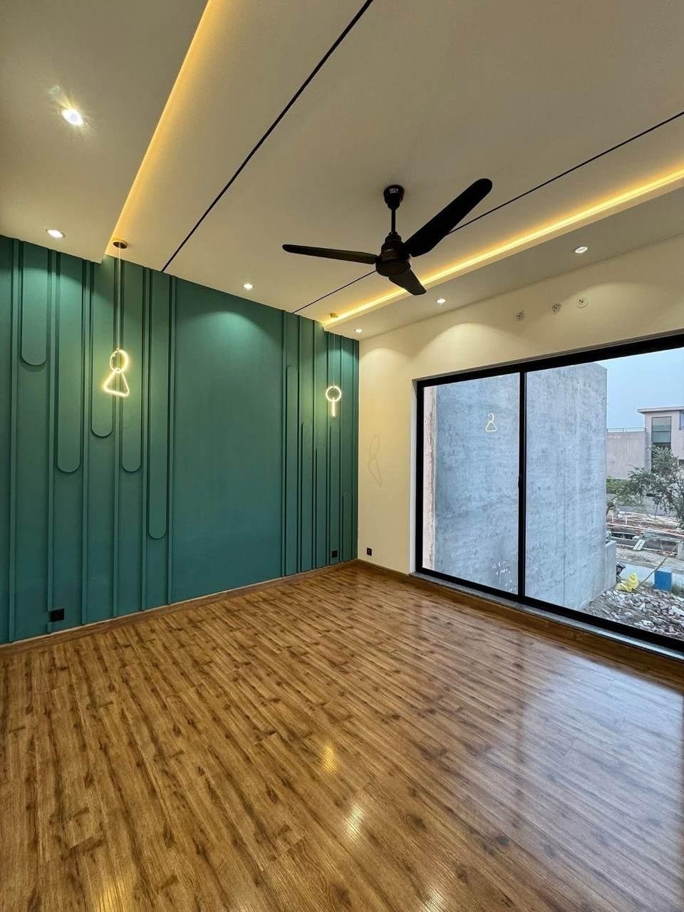 5 Marla Luxury Brand New House for Sale in Bahria Town Lahore Near Eiffel Tower