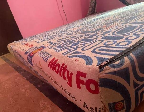 Queen Size Mattress for Sale – Slightly Used | Excellent Condition