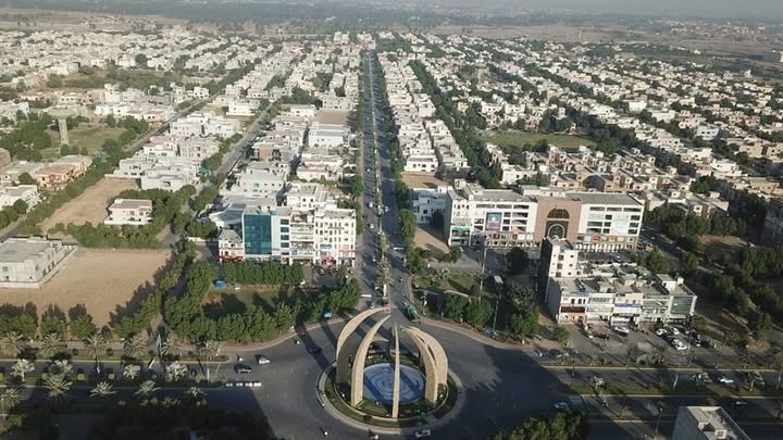 5 Marla Commercial Plaza For Sale Bahria Town Lahore (Sector C, B Side )