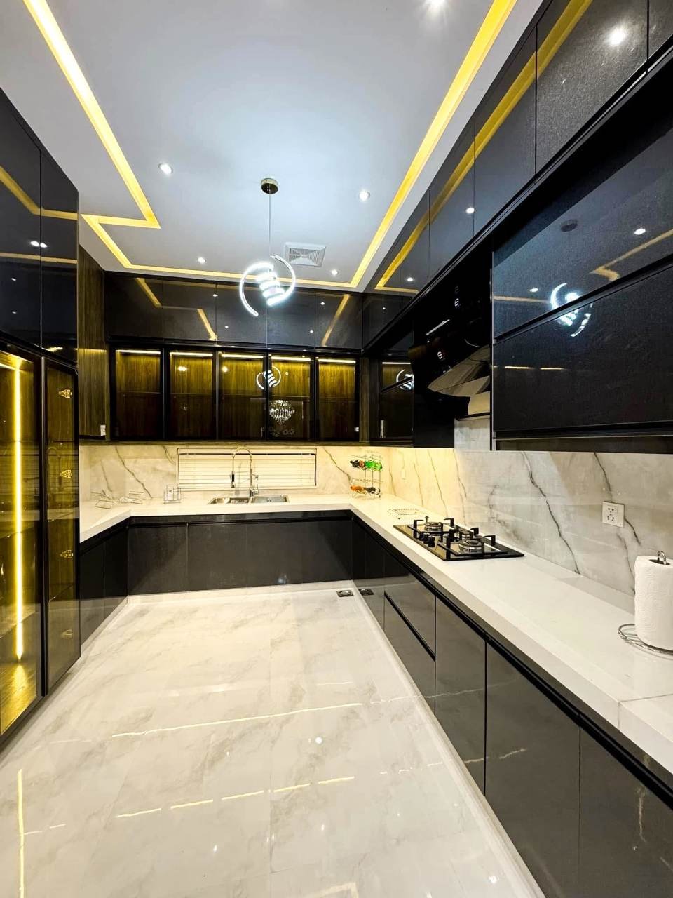 10 Marla Brand New Luxury Lower Portion Available For Rent In Bahria Town Lahore