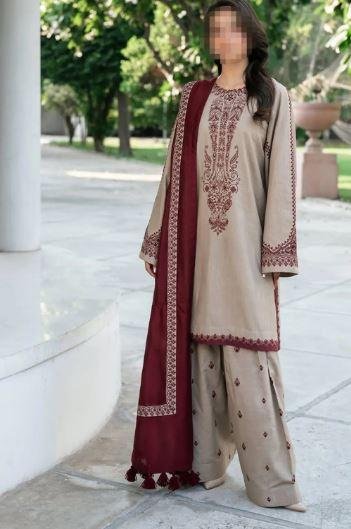 Black Embroidered 3 Piece Women’s Cotton Lawn Suit with Chiffon Dupatta – Elegant Eid Party Wear in Lahore | Rs. 4200