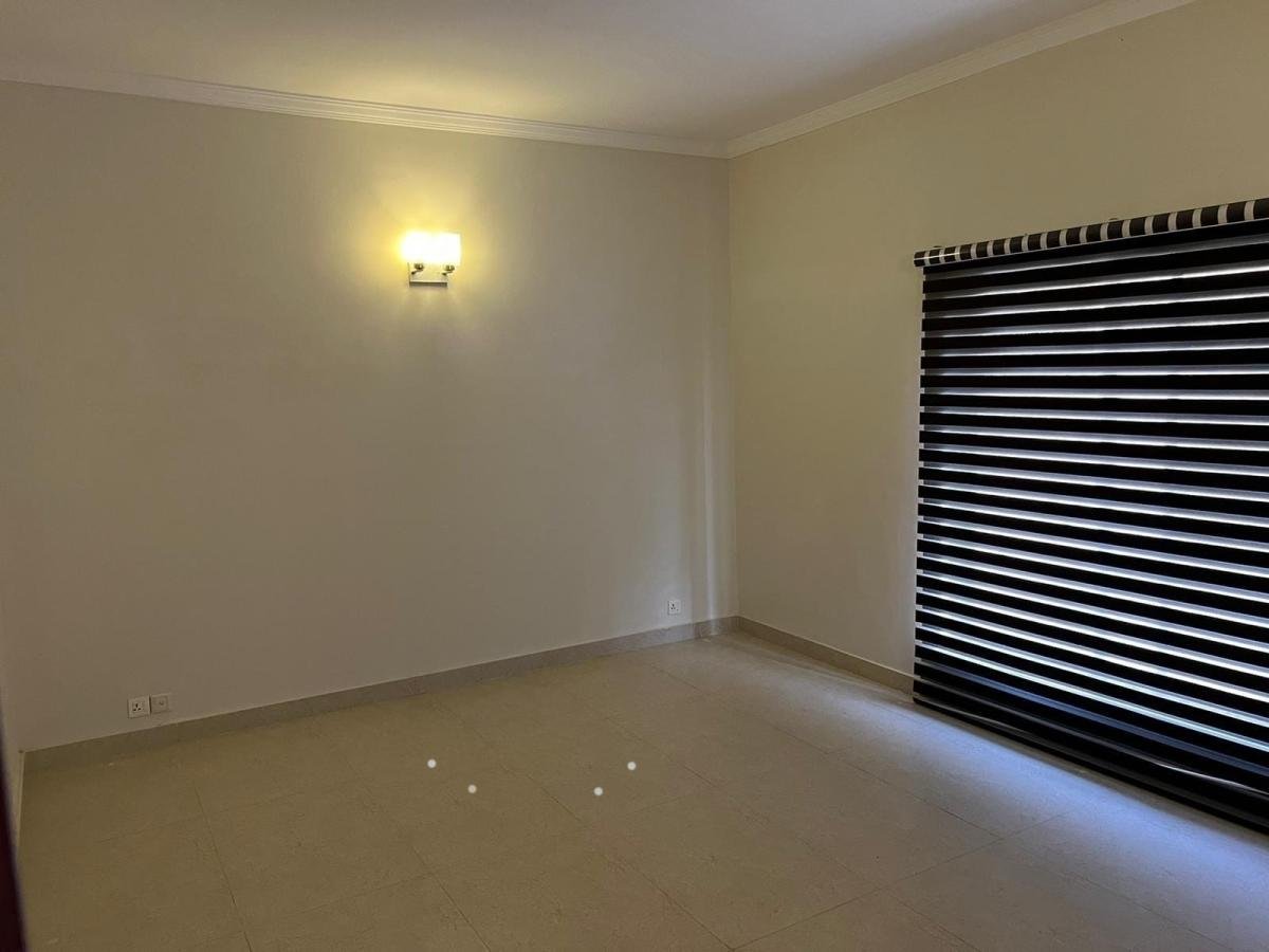 350 Square Yards Ready to Move Villa for Sale in Precinct 35 Bahria Sports City Karachi