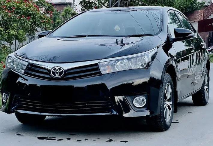 Toyota Corolla GLi Automatic 2016 for Sale in Lahore
