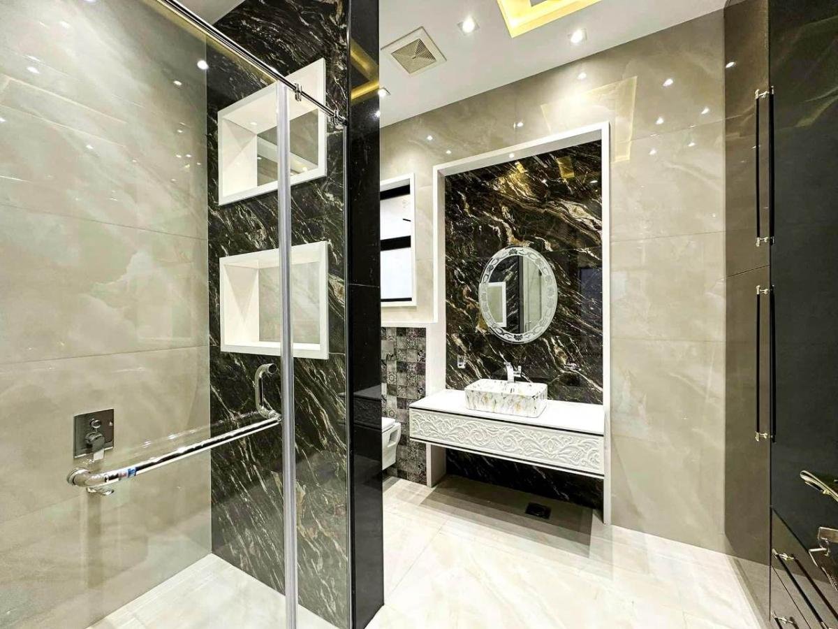 1 Kanal Owner Built House for Sale in Bahria Town Lahore