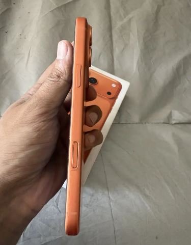 17 pro max 256gb physical esim 4 months sim time 10/10 condition