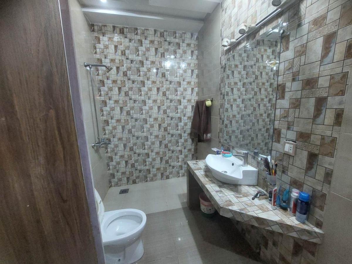 8 Marla House for Sale on College Road Military Accounts Lahore