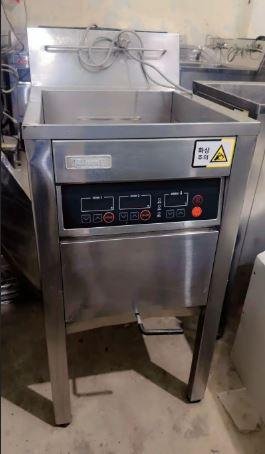 Commercial Deep Fryer & Air Fryer Machines for Restaurants in Pakistan