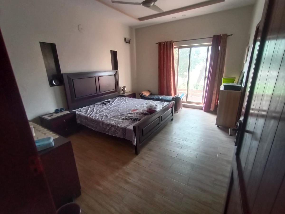 10 Marla House Available For Rent In Jasmine Block Sector C Bahria Town Lahore
