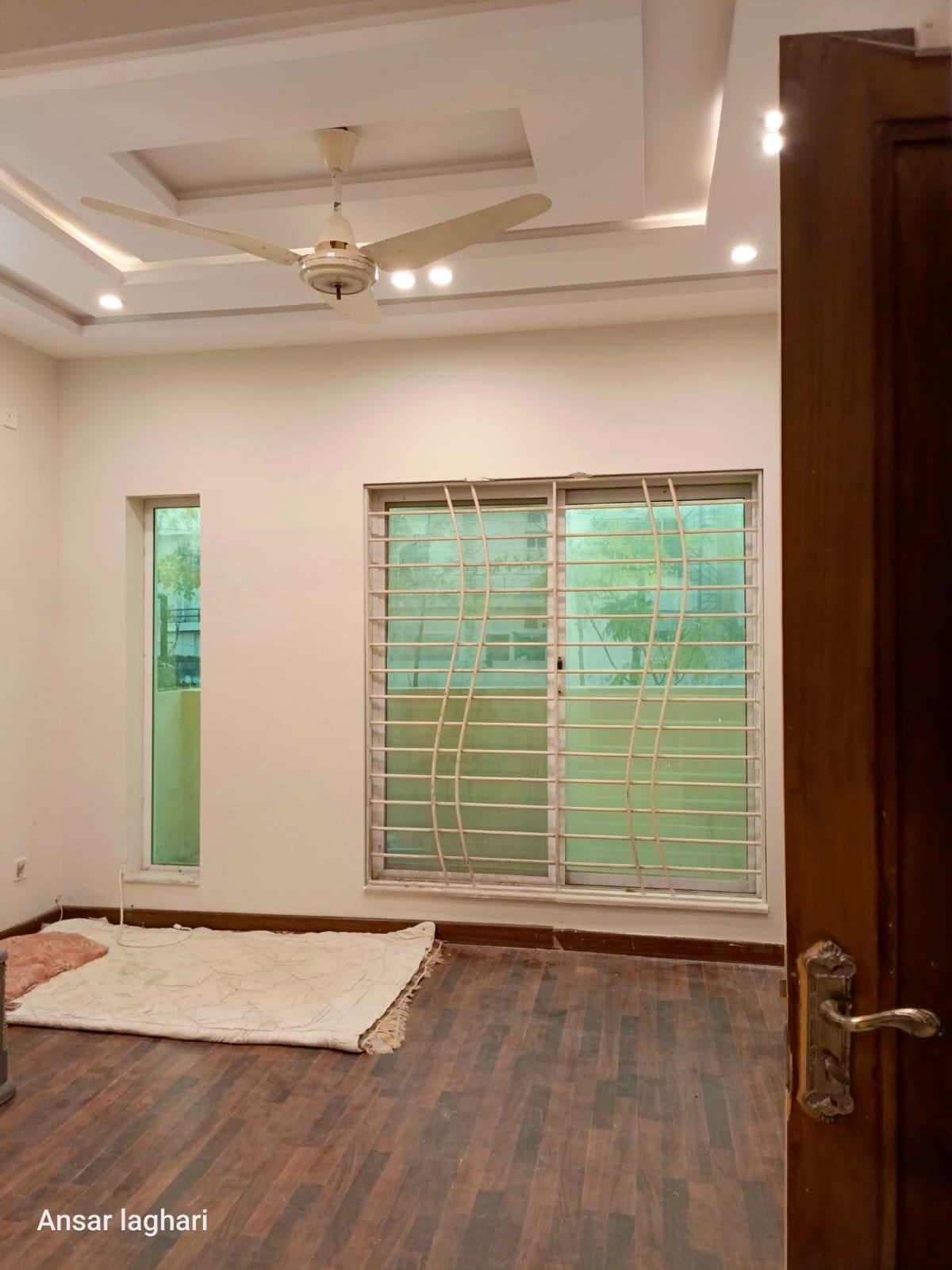 5 Marla House for Sale – 4 Bed Used House with Parking in Gated Community