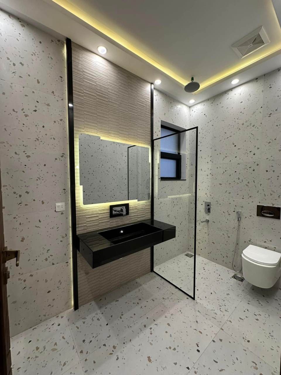 10 Marla Upper Portion Available For Rent Quaid Block Bahria Town Lahore