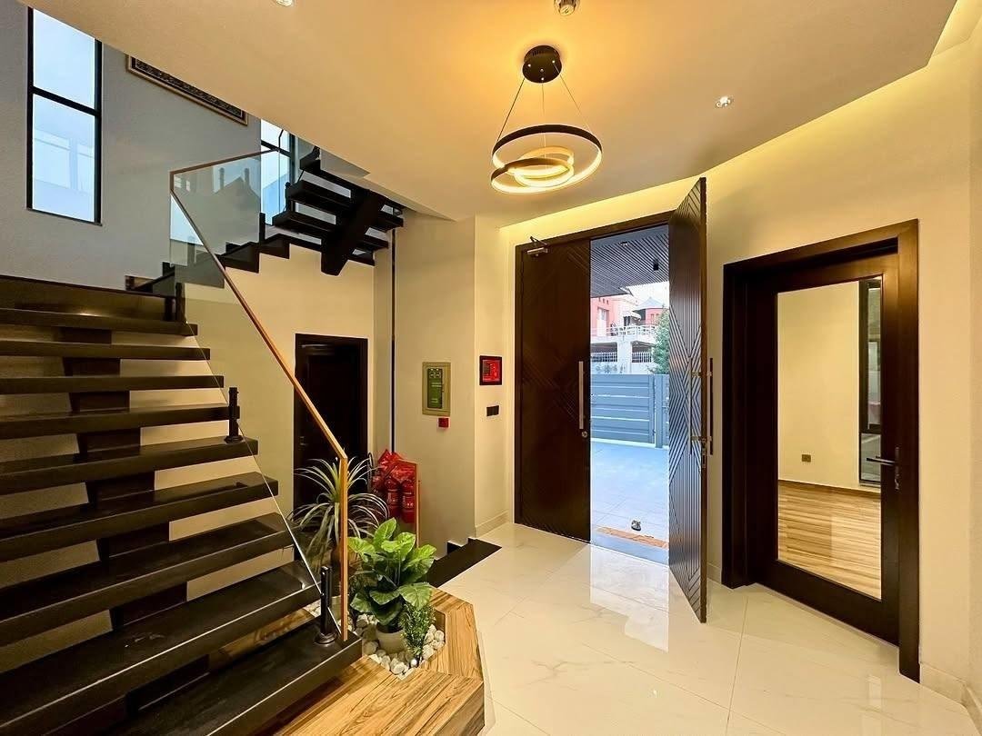 10 Marla Luxury House on Installments for Sale in Park View City Lahore