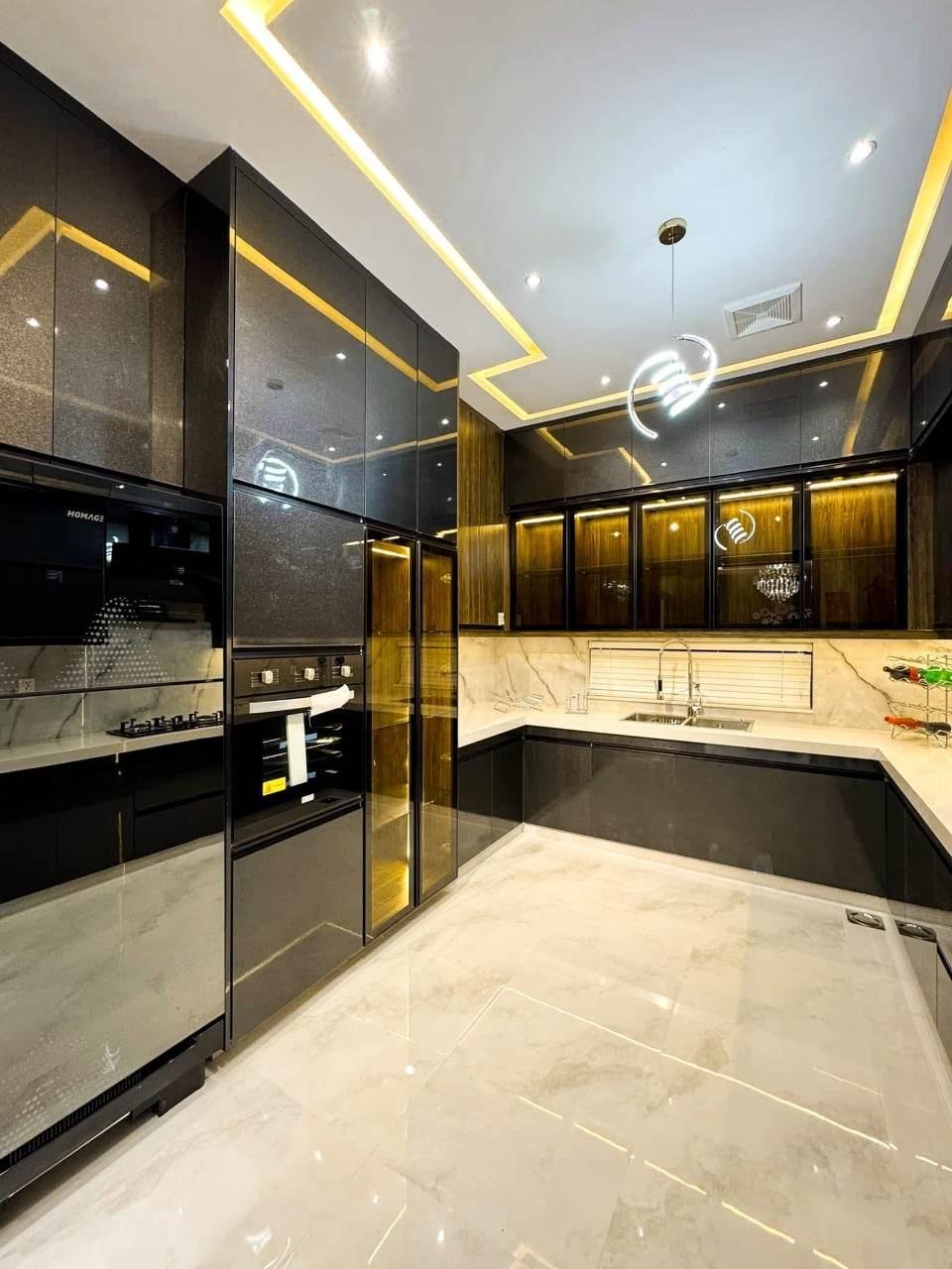 11 Marla Like New House for Sale in Gulbahar Block Bahria Town Lahore