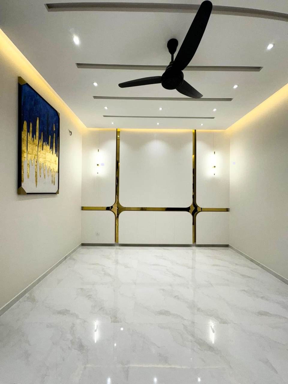 10 Marla Brand New Luxury Lower Portion Available For Rent In Bahria Town Lahore