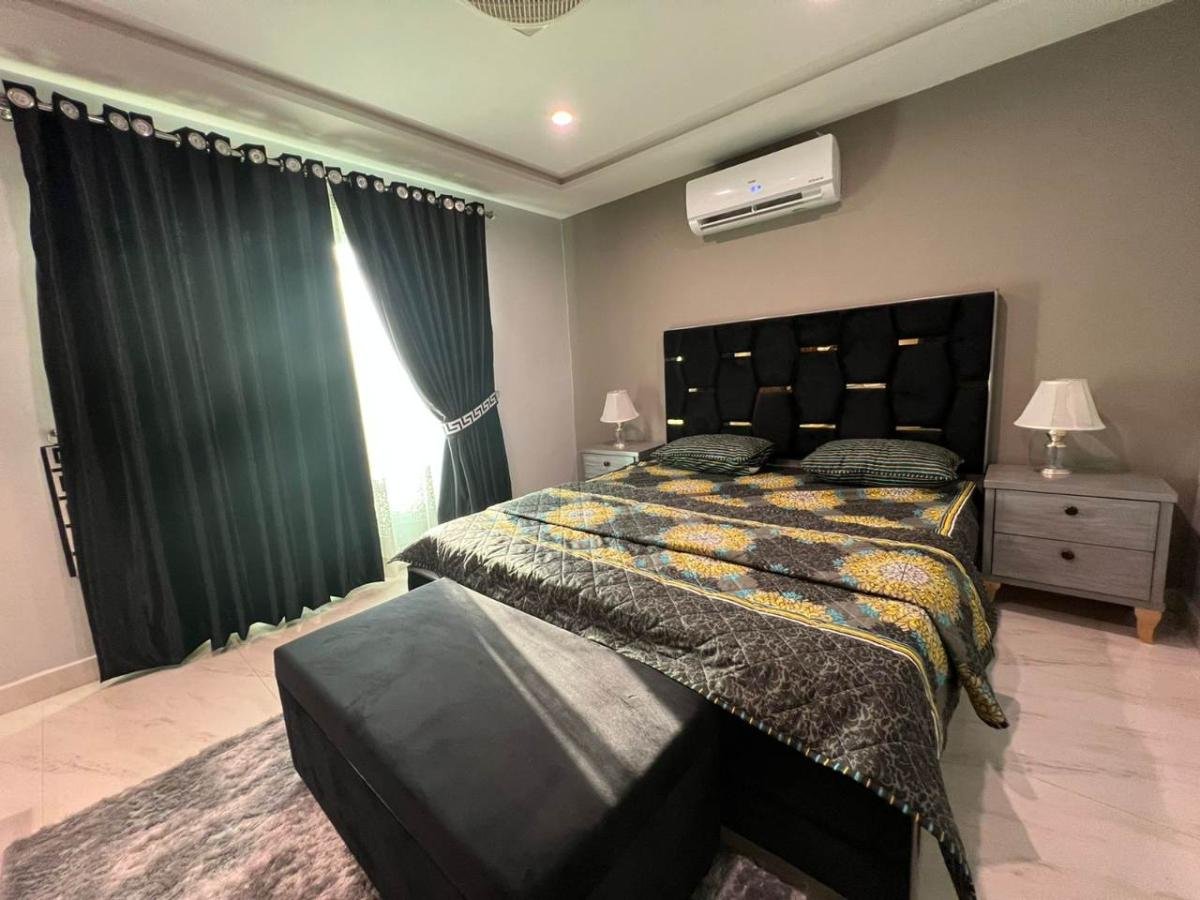 Luxury Apartment for Rent in Bahria Town Sector C Lahore