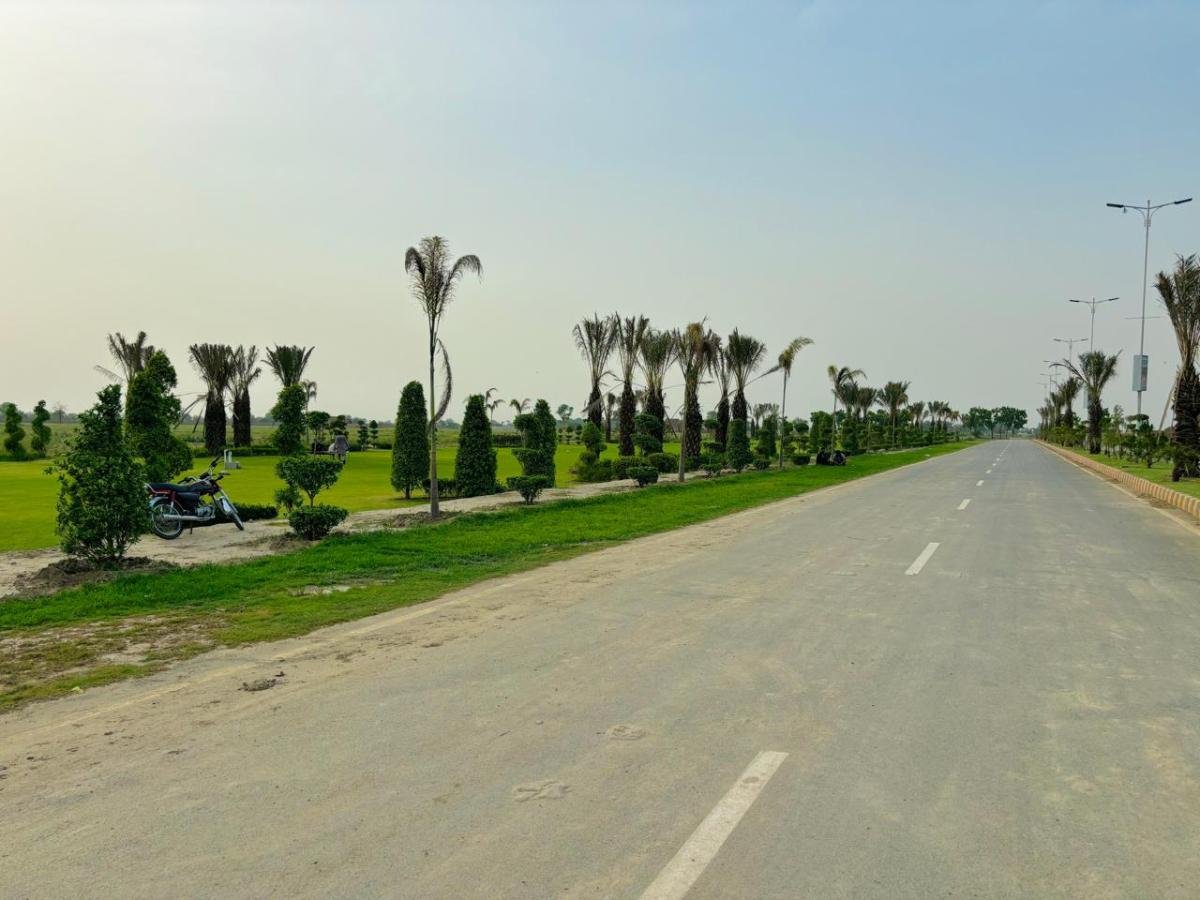 10 Marla Residential Plot for Sale in Park View City Lahore – Prime Location at 1 Crore 20 Lakh PKR