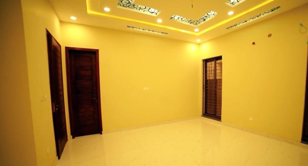 Luxury 2 Kanal Furnished House for Rent in Bahria Town Lahore Babar Block Canal Facing