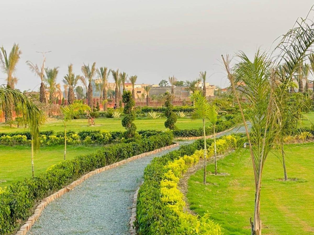 10 Marla Park-Facing Residential Plot for Sale in Tauheed Block Bahria Town Lahore – PKR 1.20 Crore