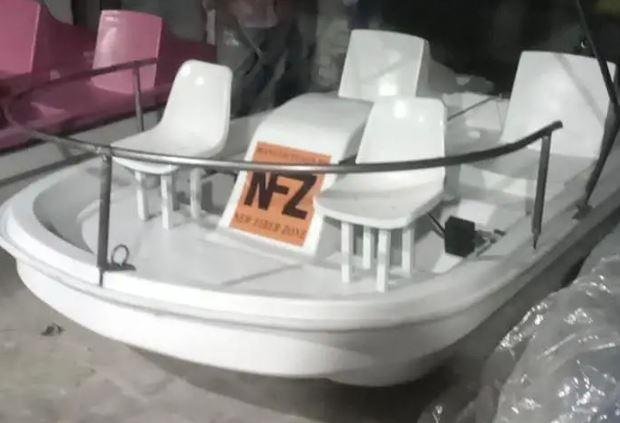 4 Seater Fiberglass Paddle Boat for Sale in Lahore – New Design Paddle Boat Available