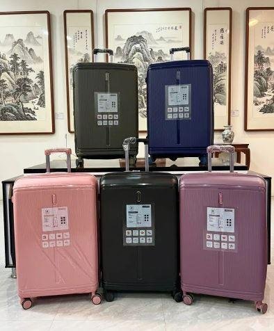 Imported Italy Luggage Suitcase Trolley Bag for Travel with TSA Lock in Lahore