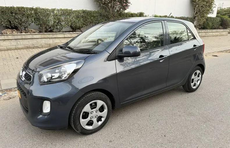 Toyota Corolla GLi 1.3 Manual 2018 for Sale in Karachi
