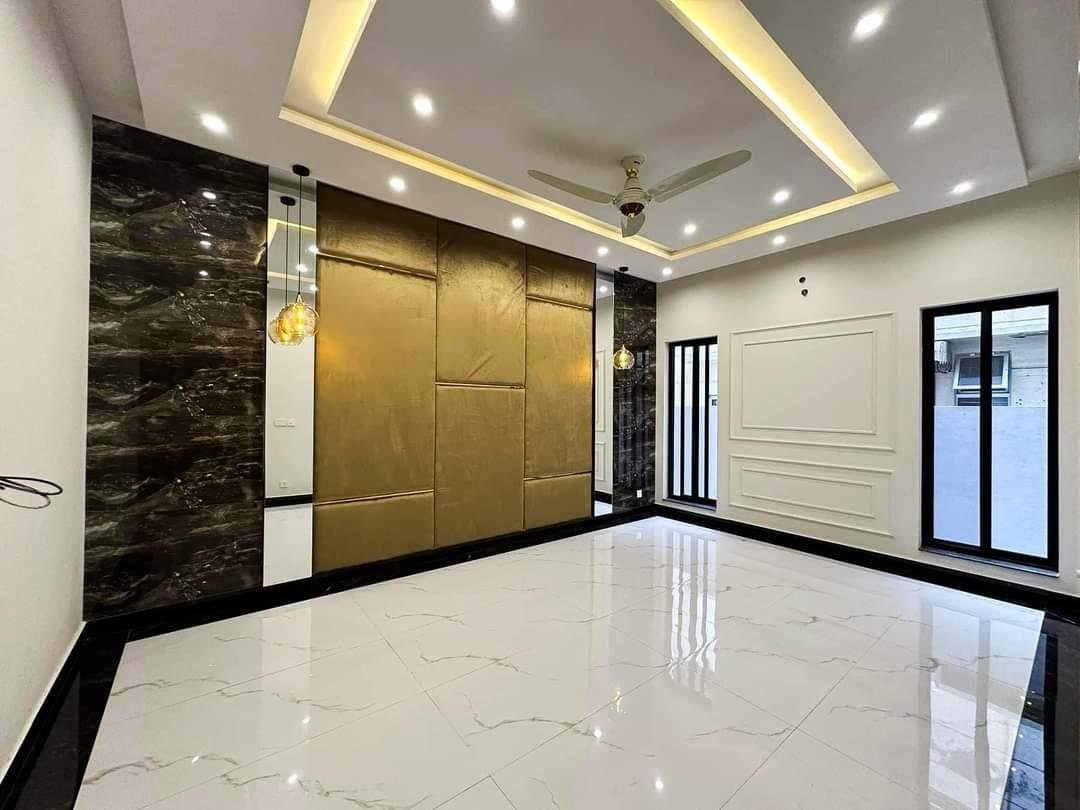 Luxury 1 Kanal House for Rent in Overseas Enclave Bahria Town Lahore