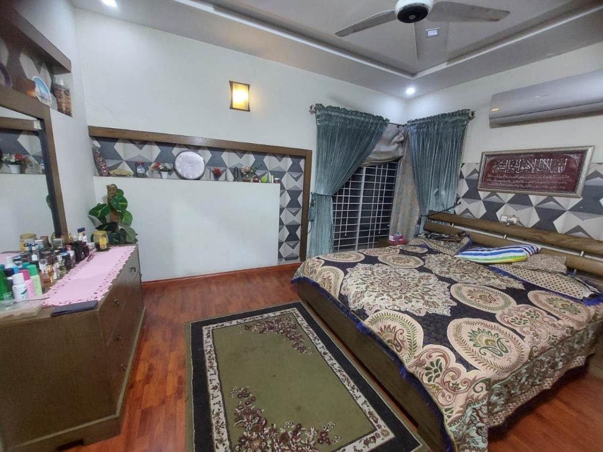 8 Marla House for Sale on College Road Military Accounts Lahore