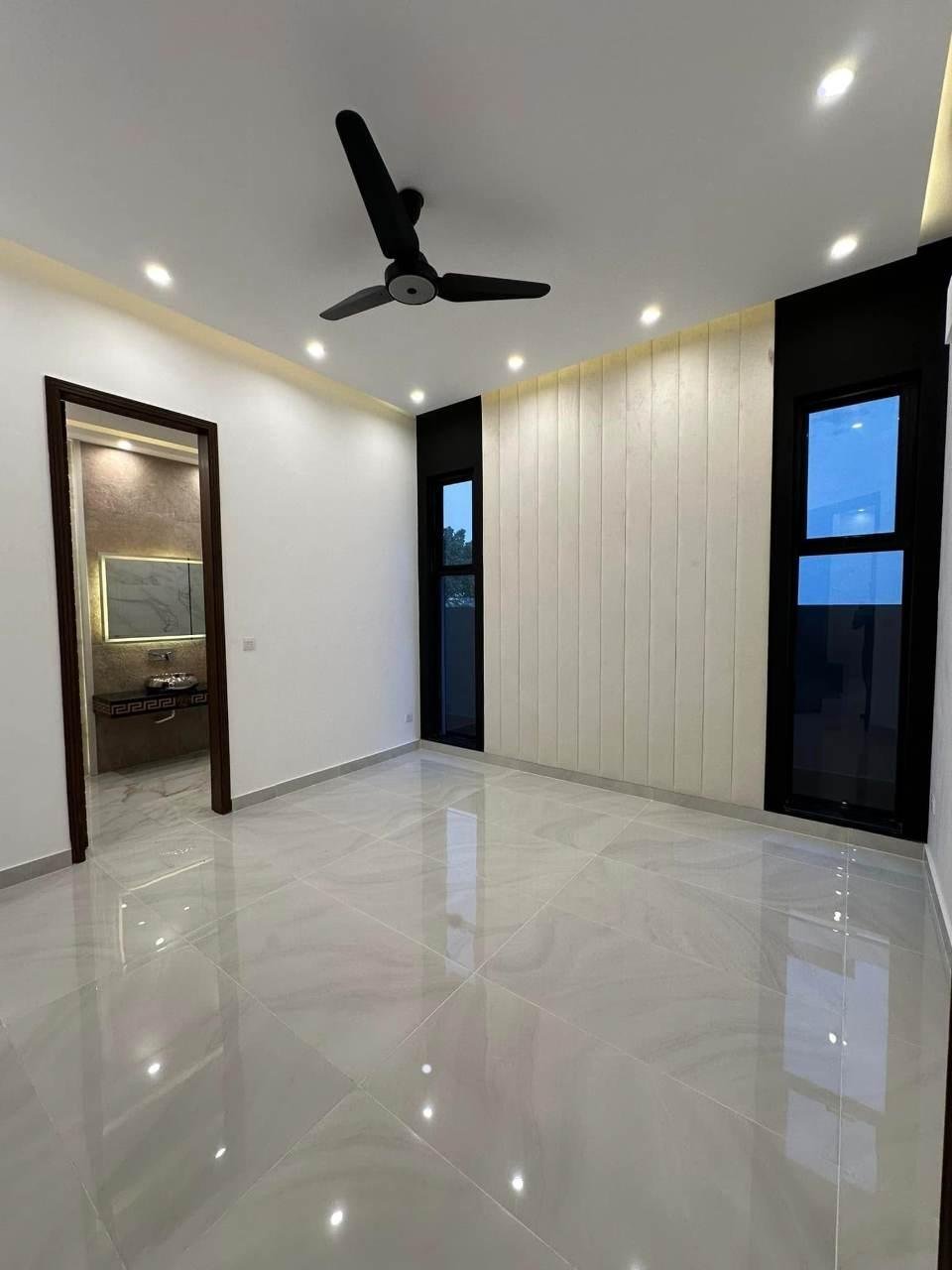 10 Marla Luxury Modern House for Sale in Park View City Lahore