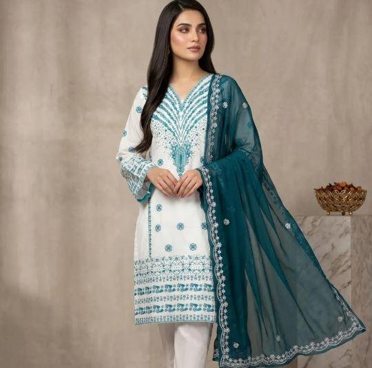 Black Embroidered 3 Piece Women’s Cotton Lawn Suit with Chiffon Dupatta – Elegant Eid Party Wear in Lahore | Rs. 4200