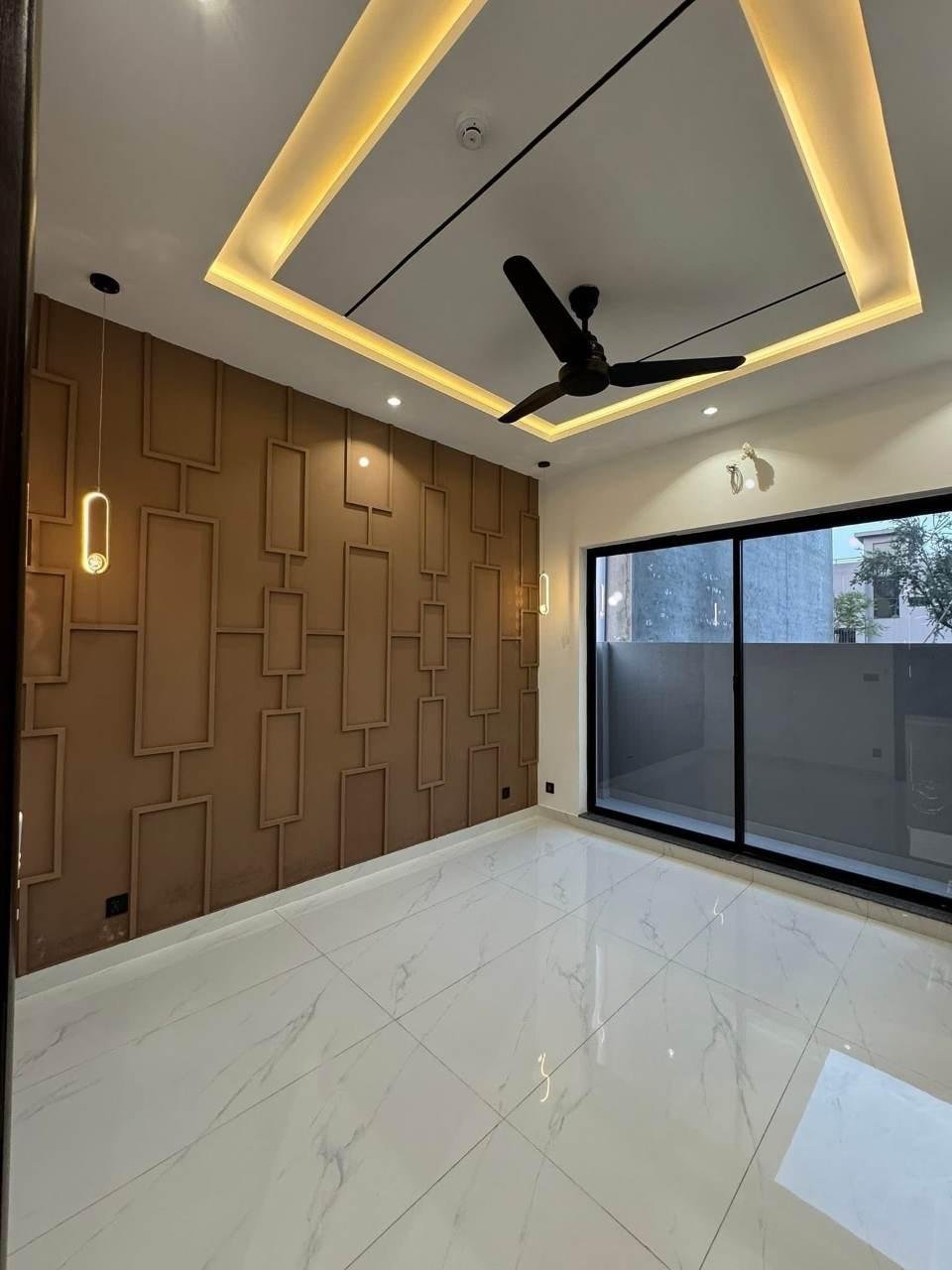 5 Marla Luxury Brand New House for Sale in Bahria Town Lahore Near Eiffel Tower