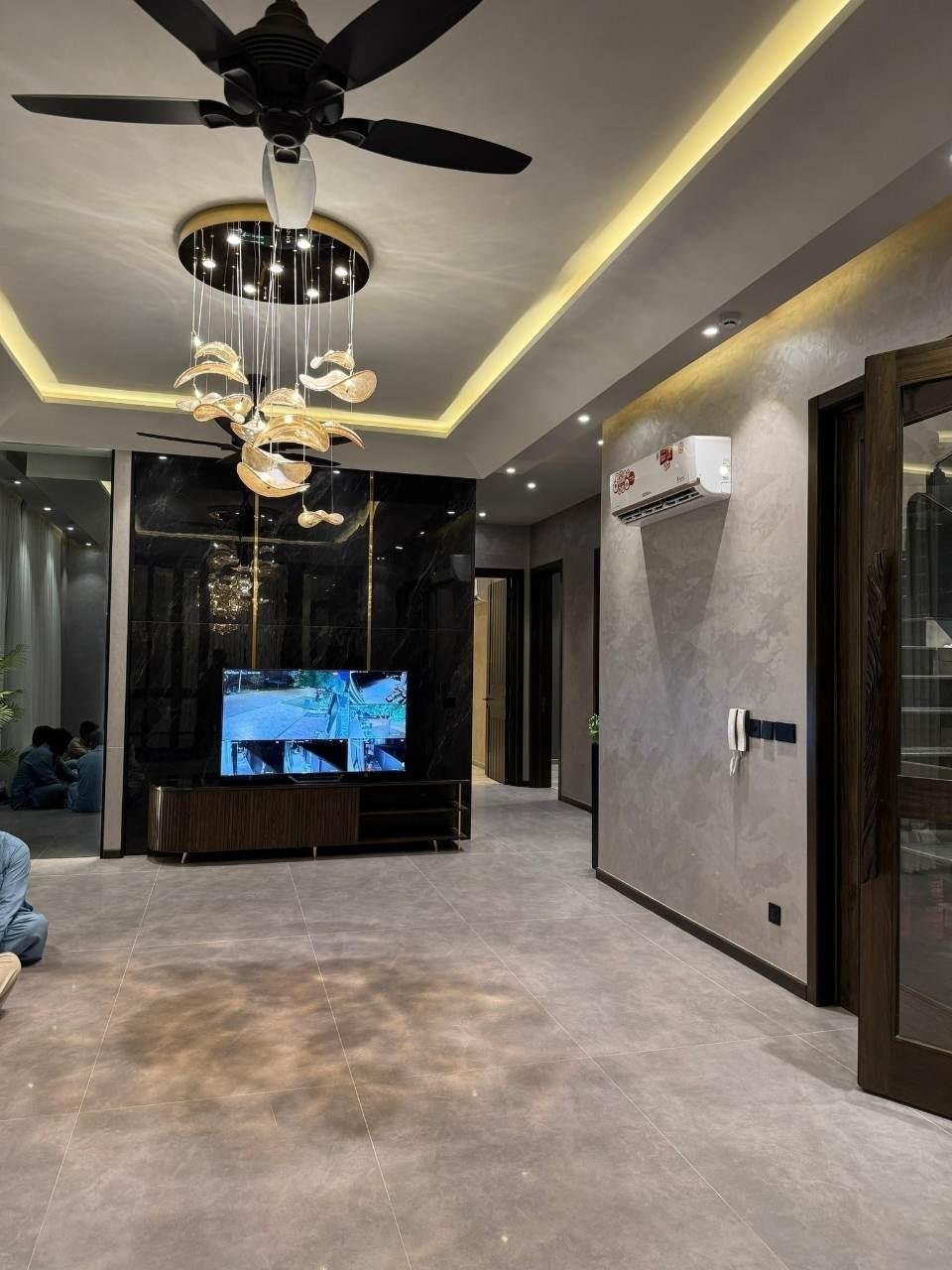 10 Marla House for Rent in Bahria Town Sector C Lahore