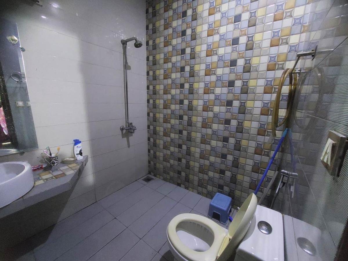 8 Marla House for Sale on College Road Military Accounts Lahore