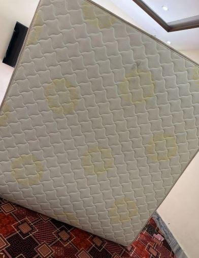 Spring Mattress for Sale in Lahore | 10/10 Condition Almost New