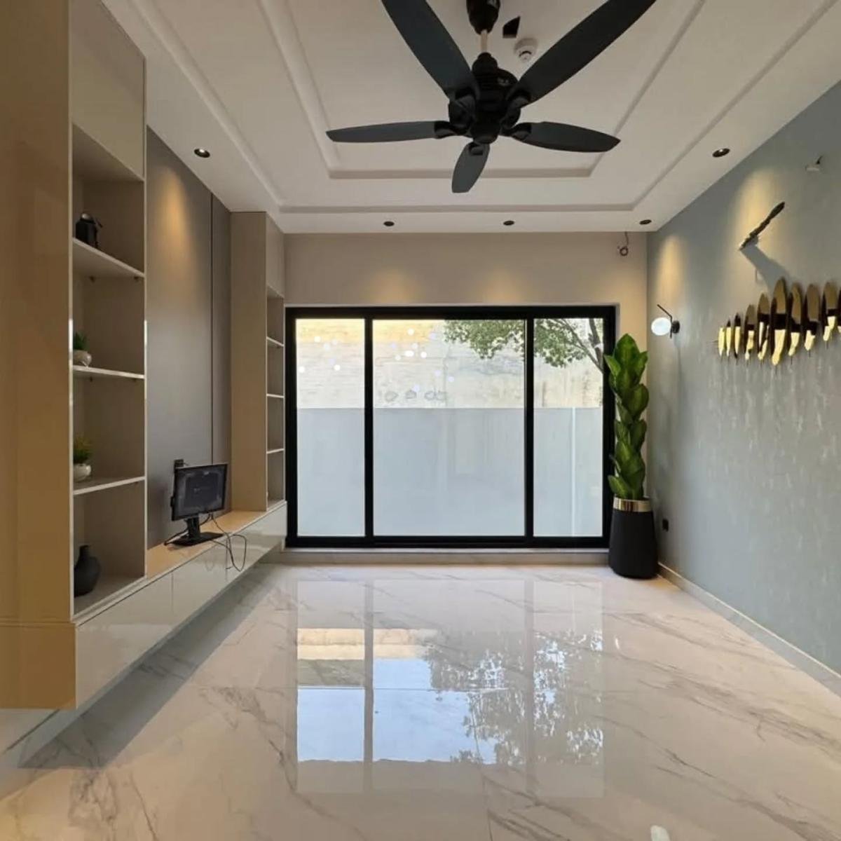 10 Marla Ultra Luxury Modern House for Sale in Bahria Town Lahore