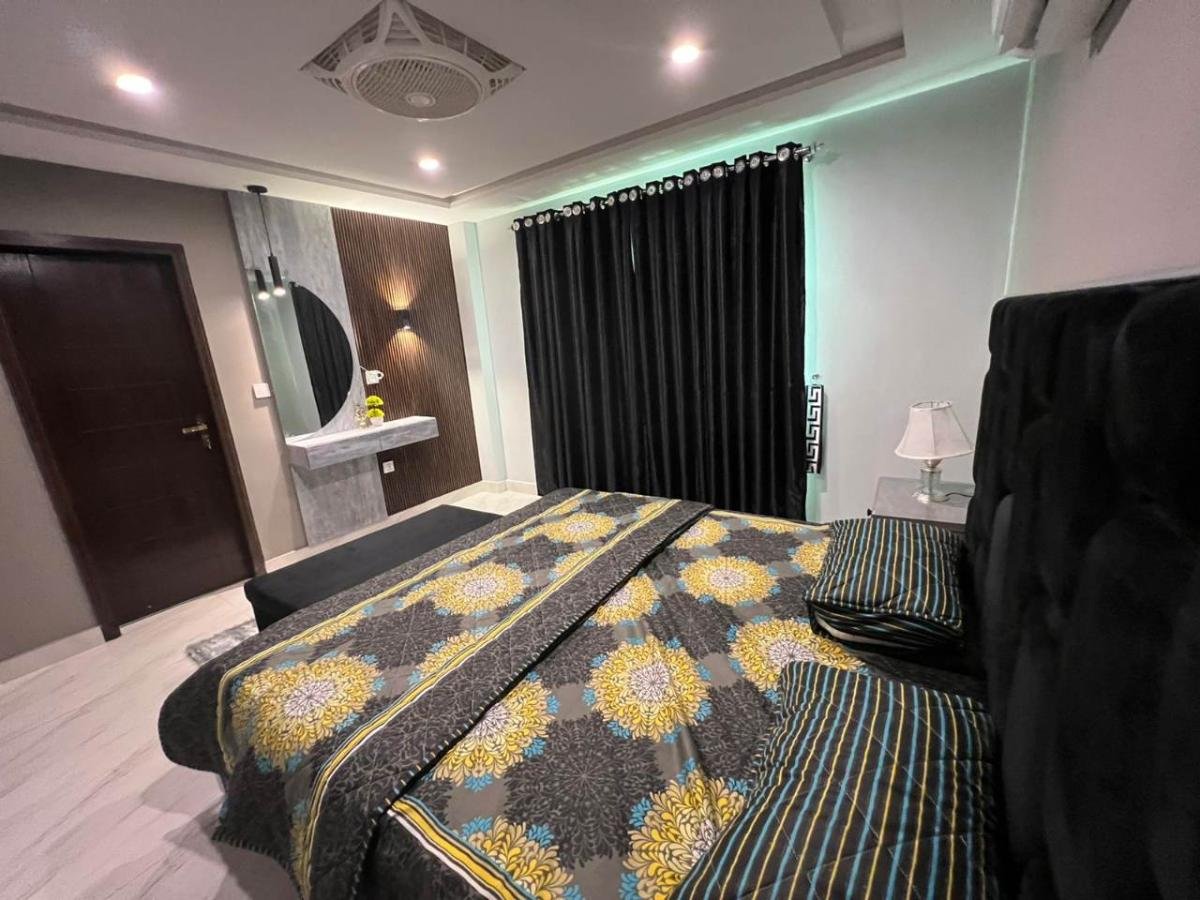 Luxury Apartment for Rent in Bahria Town Sector C Lahore