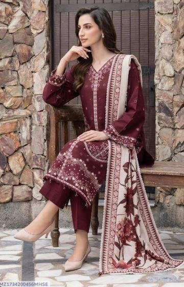 Maroon Embroidered 3PC Lawn Suit with Digital Printed Dupatta for Sale in Lahore – Rs. 4,900