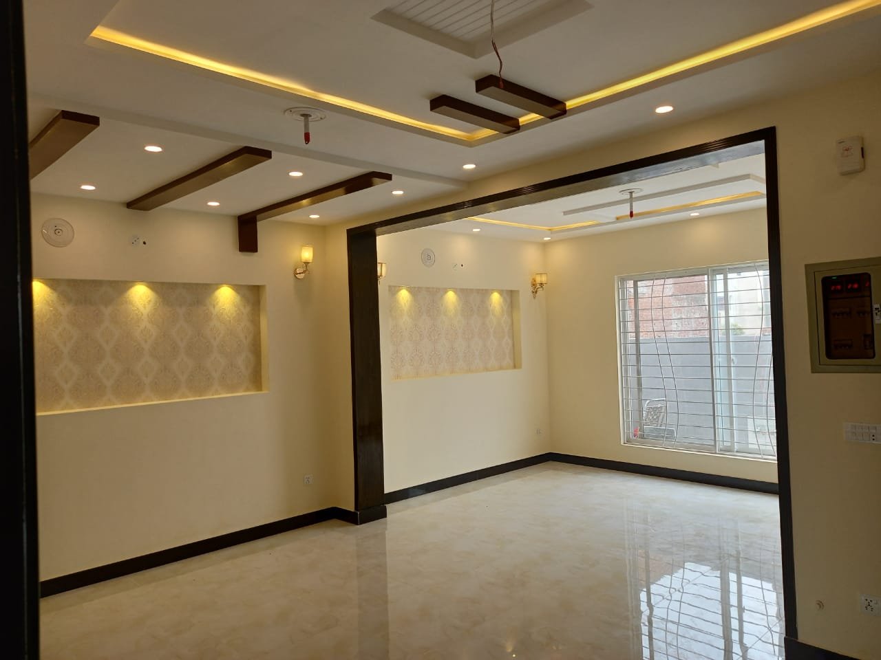 BRAND NEW LUXURY HOUSE FOR SALE PARK VIEW CITY LAHORE