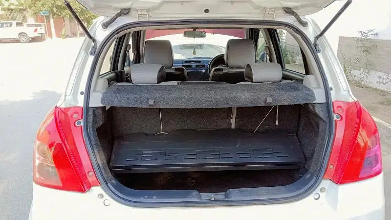 suzuki swift dlx 1.3 nav for sale