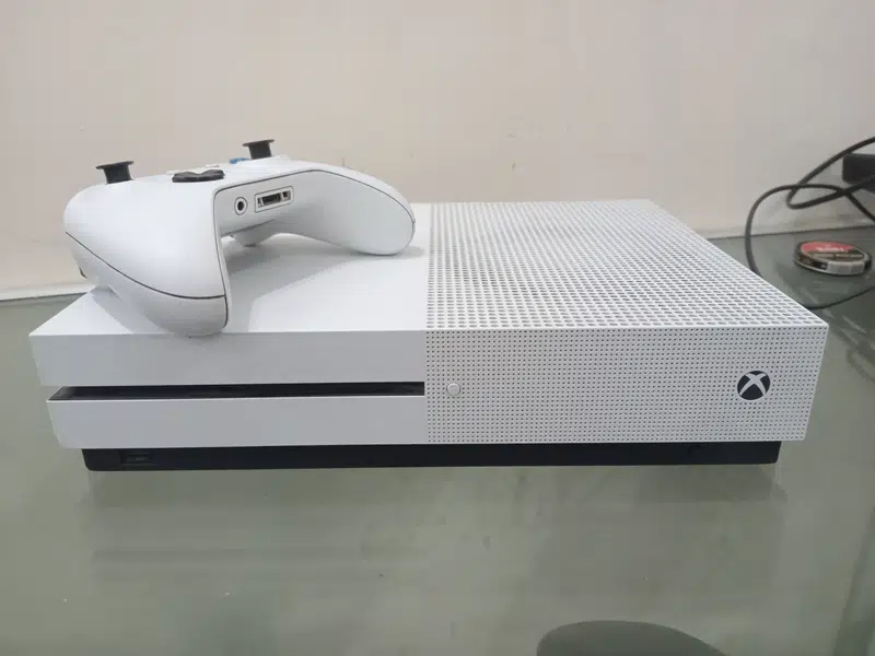 Smart X Box one s 500 gb two controllers with box on 03394072010