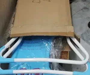 Kids high feeding chair with 3 steps (packed box).