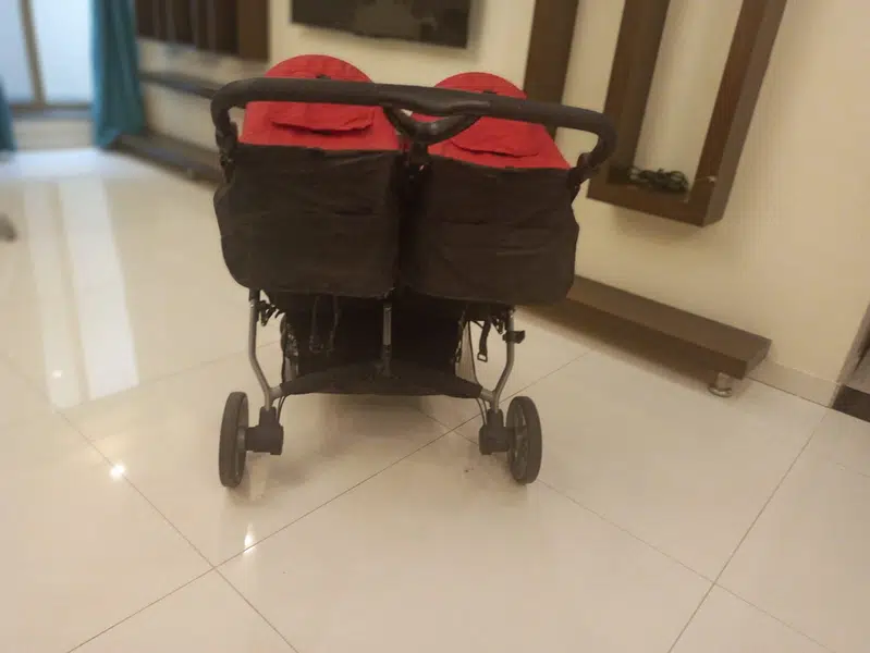 Twin Baby Pram available for sale in low price