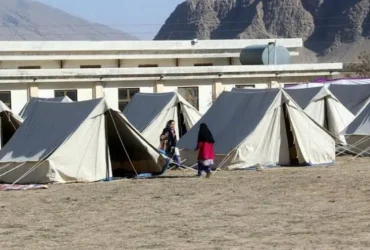 high quality waterproof sun resistant tent available for sale if DM