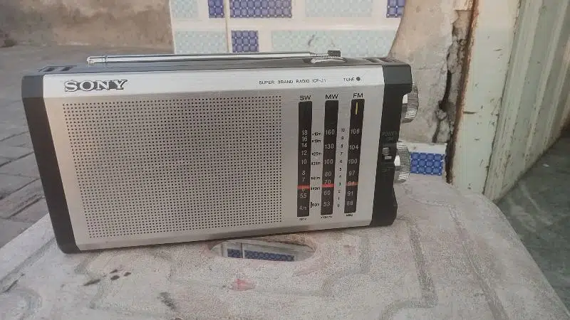Radio Sony 3 bands