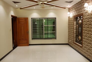 1 Bed Luxurious Apartment Fully Furnished Facing Eiffel Tower For Rent In Bahria Town – Sector E Lahore