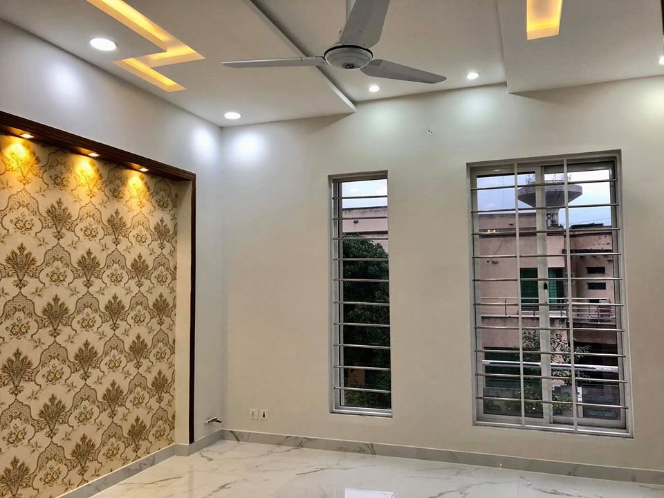 Open View Hot Location Facing McDonald Good Condition Apartment For Sale 2nd Floor