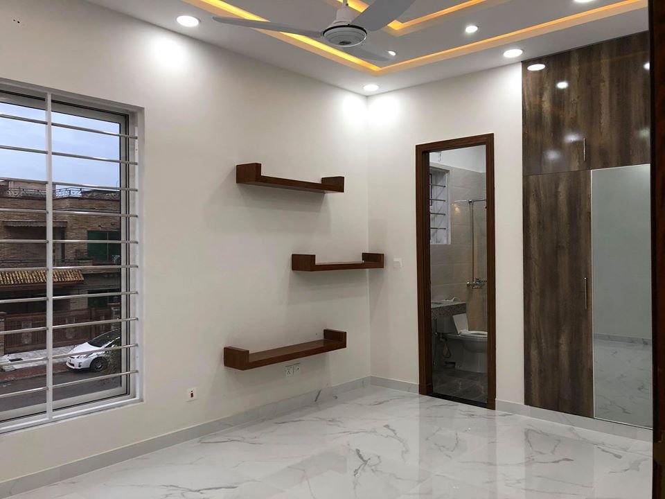 Open View Hot Location Facing McDonald Good Condition Apartment For Sale 2nd Floor