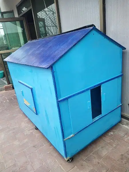 Dog and cat House water resistant