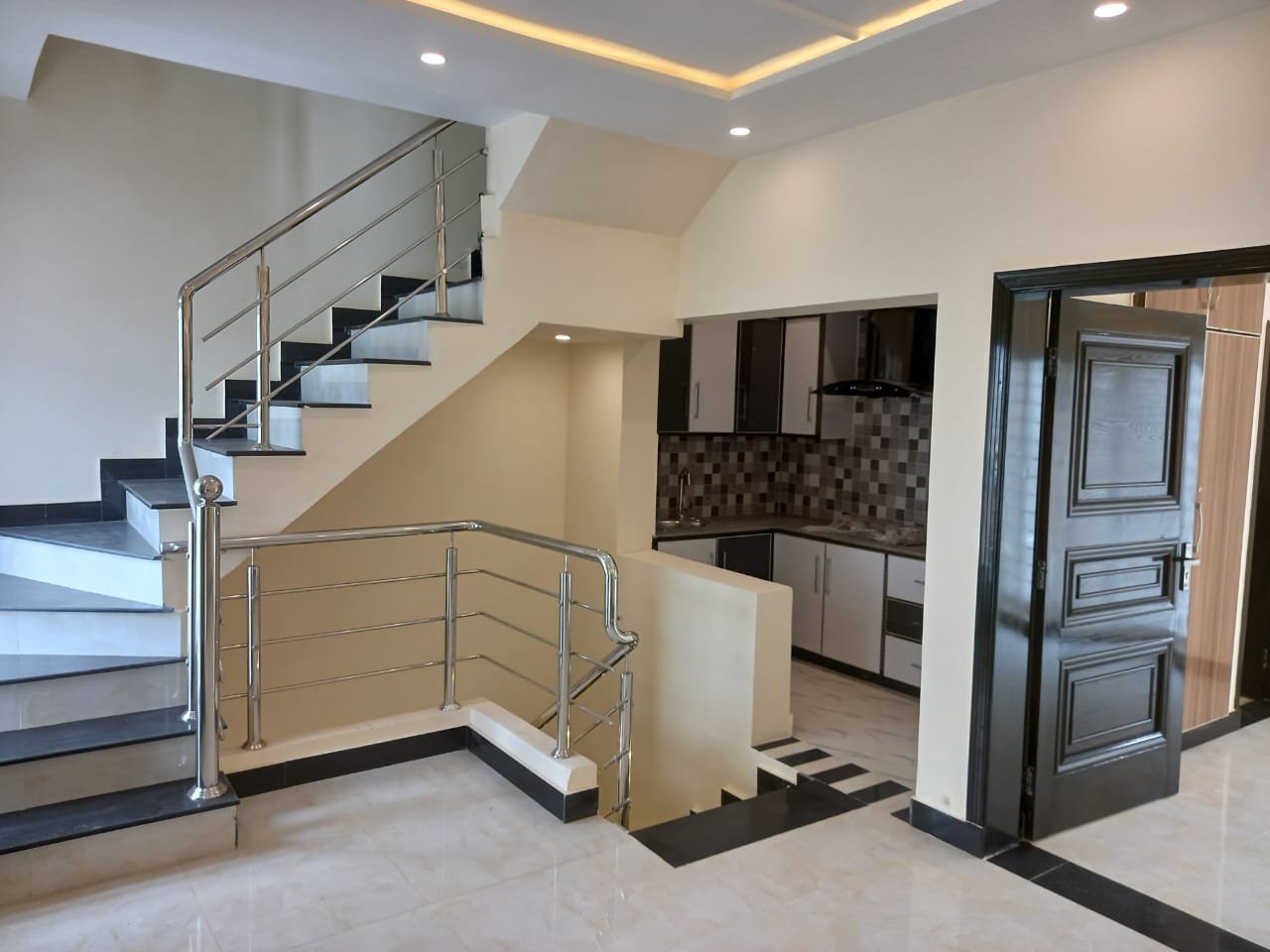 BRAND NEW LUXURY HOUSE FOR SALE PARK VIEW CITY LAHORE