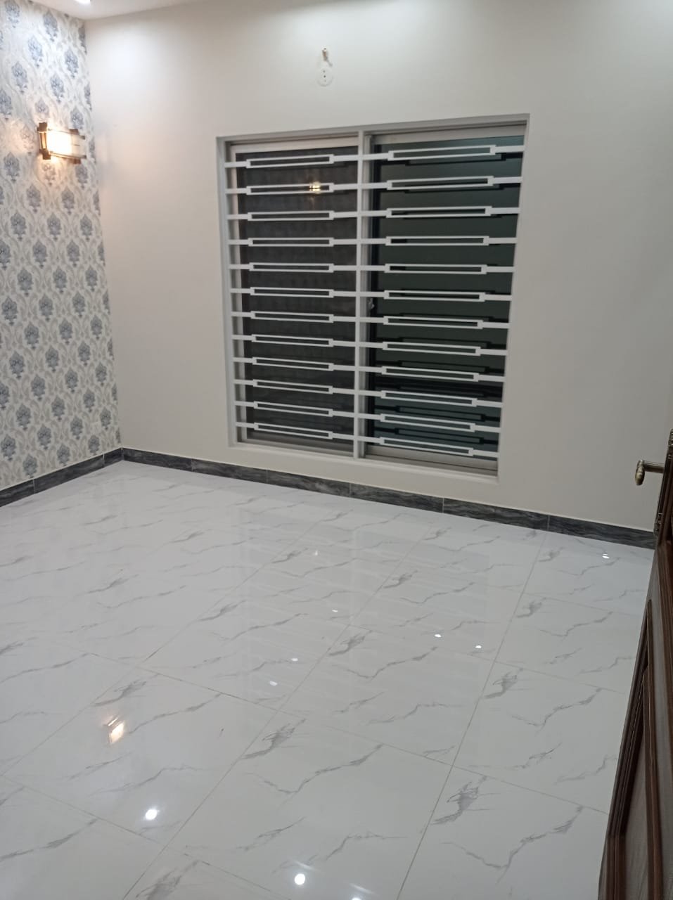 4 Beds Brand New Luxury House For Sale Located In New Lahore City